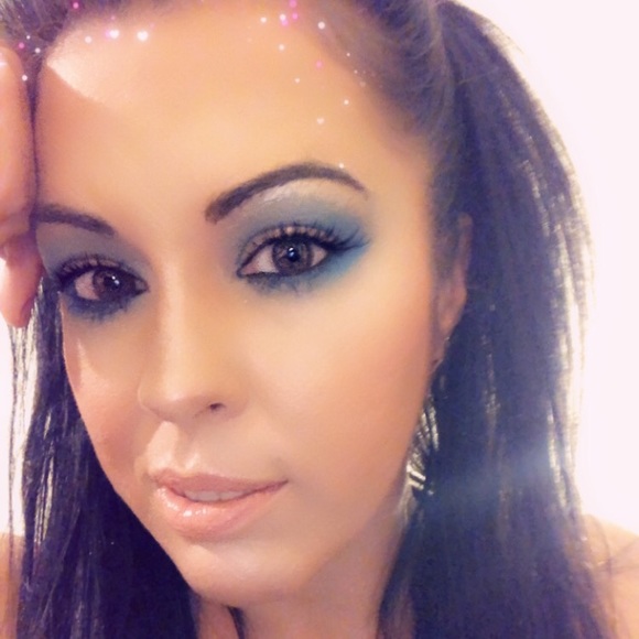 Meet your Posher, Candyce - Picture 4 of 8